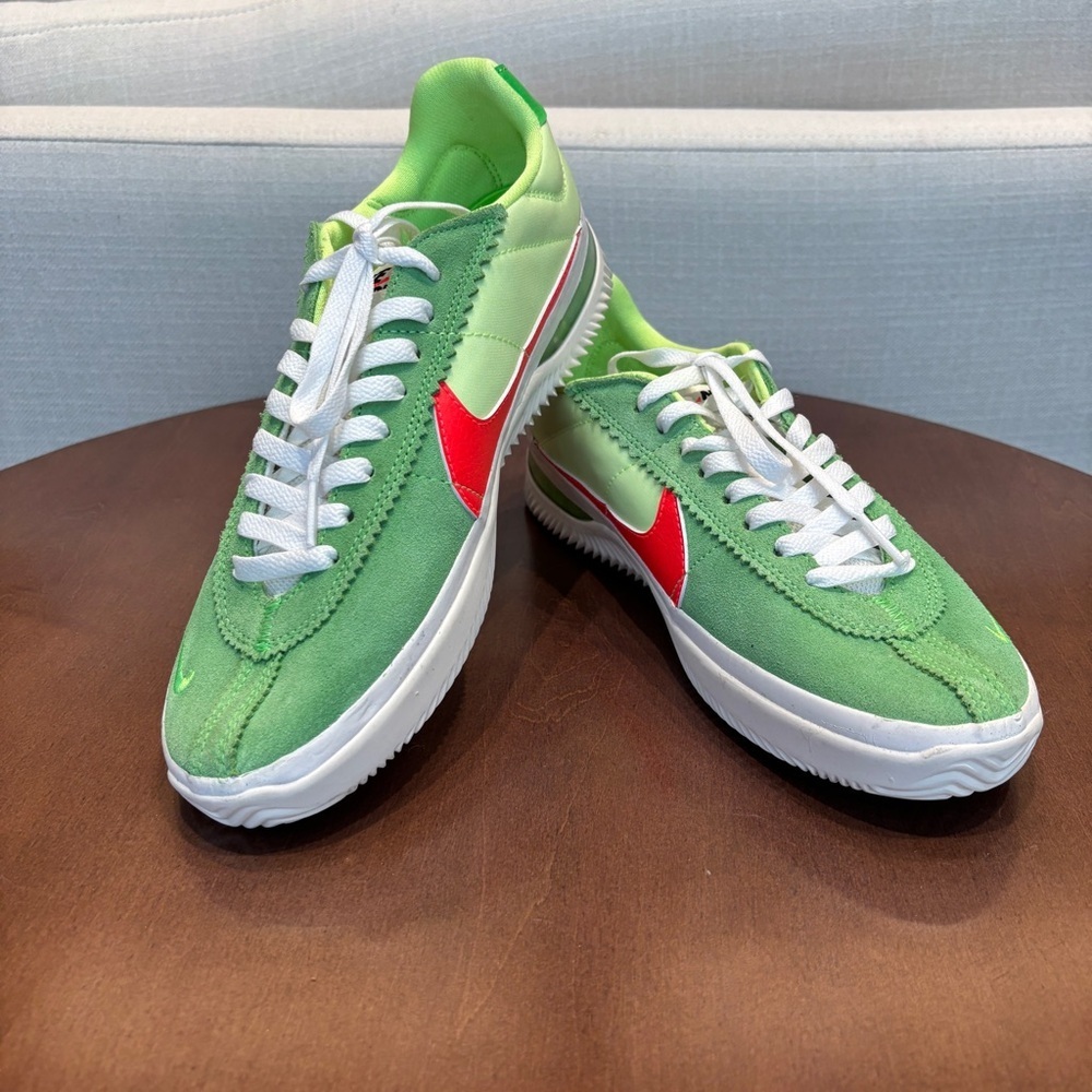 Nike Men’s BRSB Low Ghost Green Bright Crimson, Size 8